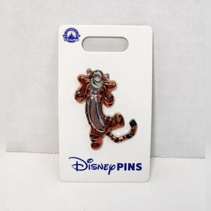 Disney Parks 2024 Sculpted Metallic Collection Official Trading Pin TIGGER -  Ne